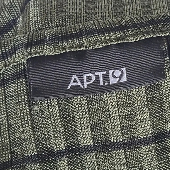 Apt. 9 Olive Cold-Shoulder Top, size M - Picture 7 of 9